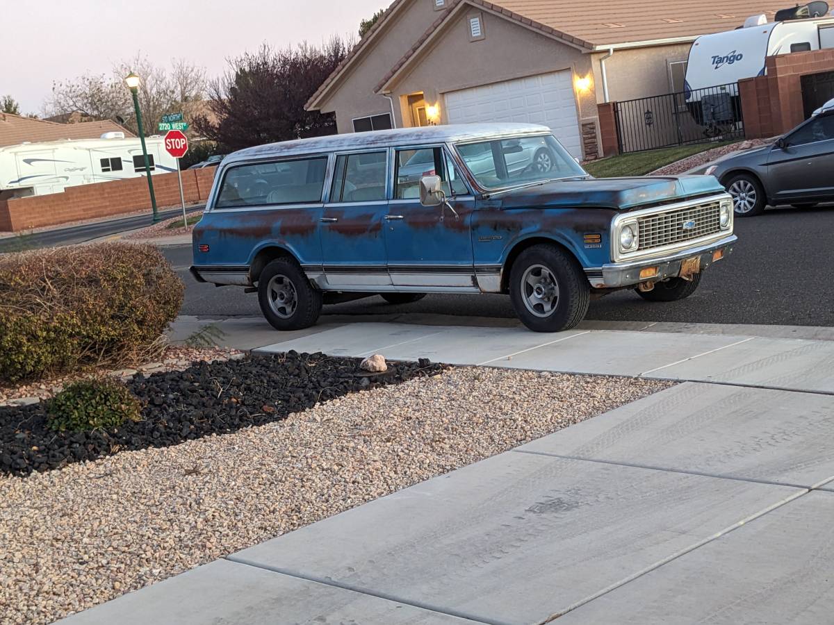 Chevrolet-suburban-1972-3