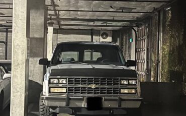 Chevrolet-suburban-1991