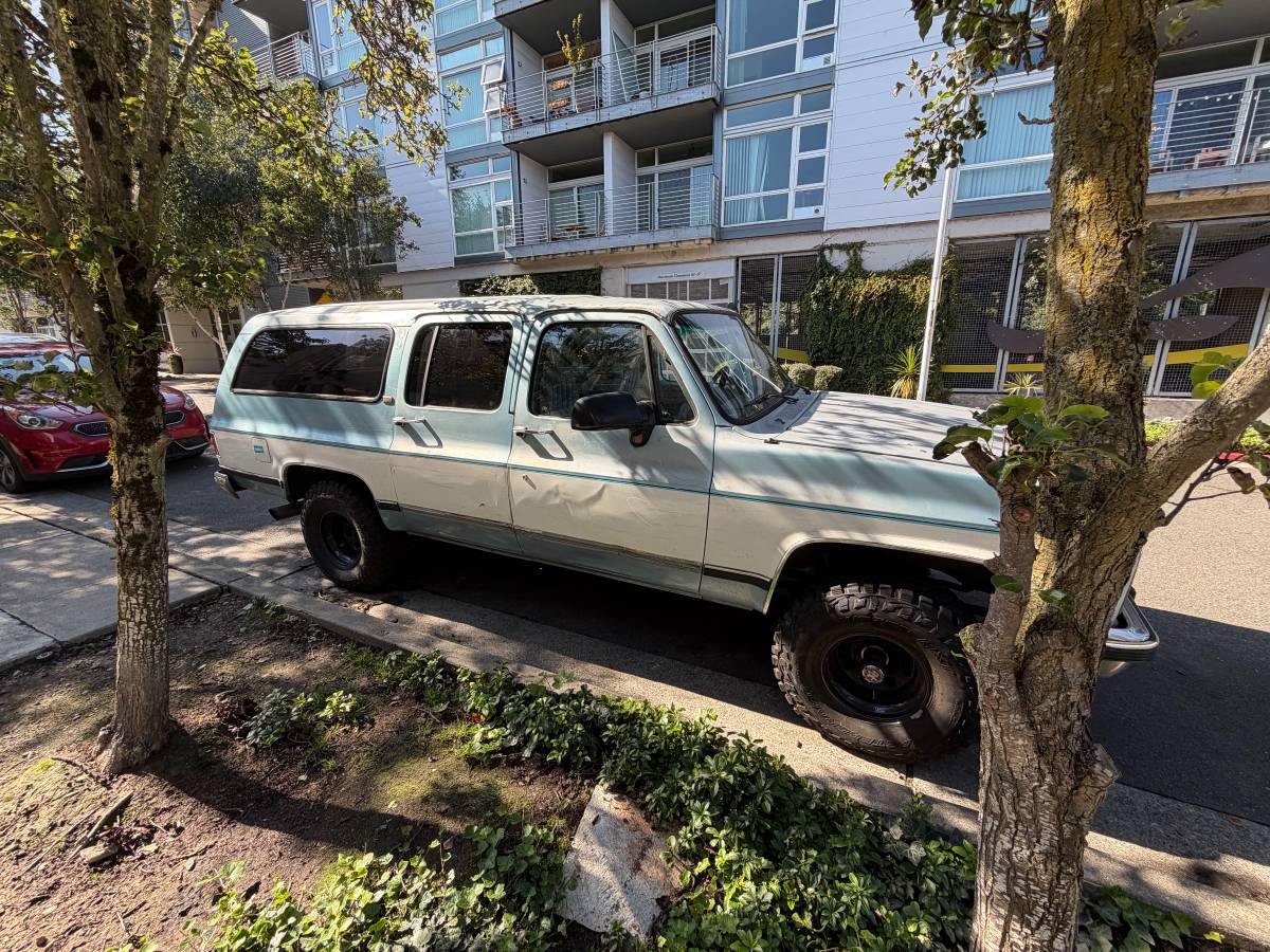 Chevrolet-suburban-1991-5