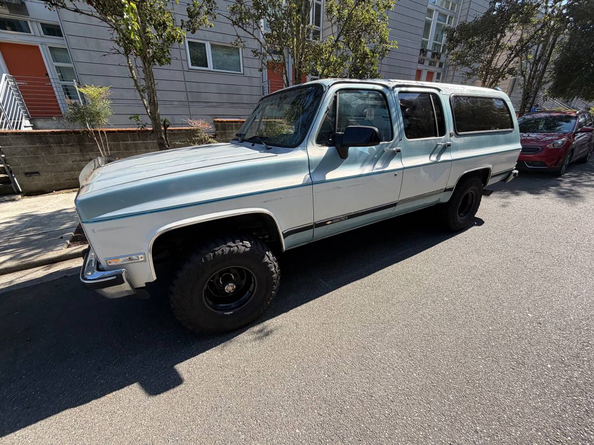 Chevrolet-suburban-1991-6