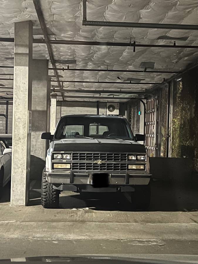 Chevrolet-suburban-1991