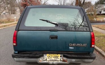 Chevrolet-suburban-4wd-1993-blue-4
