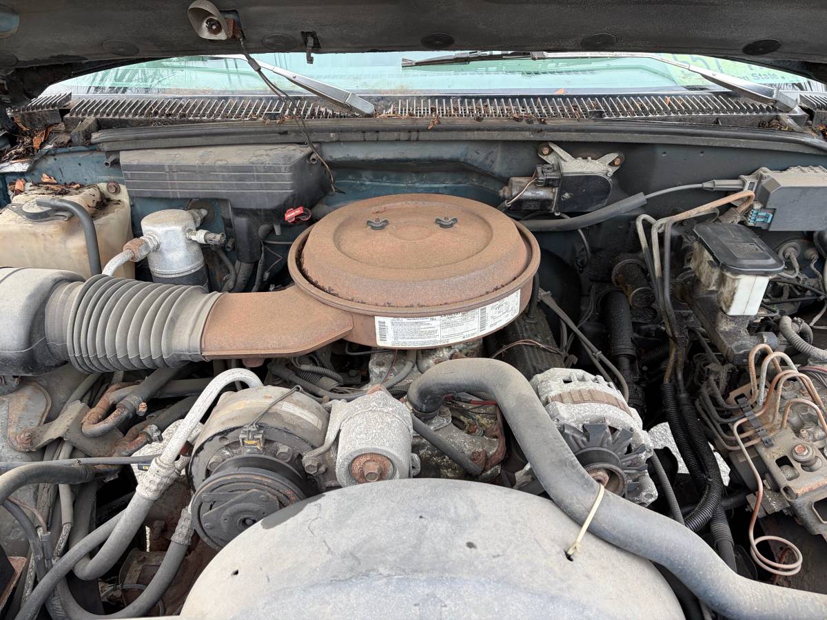 Chevrolet-suburban-4wd-1993-blue-8