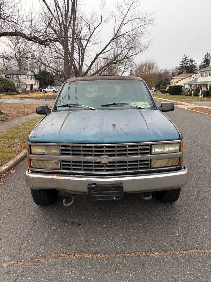 Chevrolet-suburban-4wd-1993-blue-9