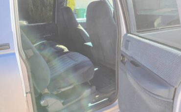 Chevrolet-suburban-4wd-1994-silver-1