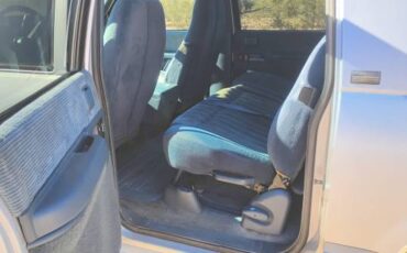 Chevrolet-suburban-4wd-1994-silver-10