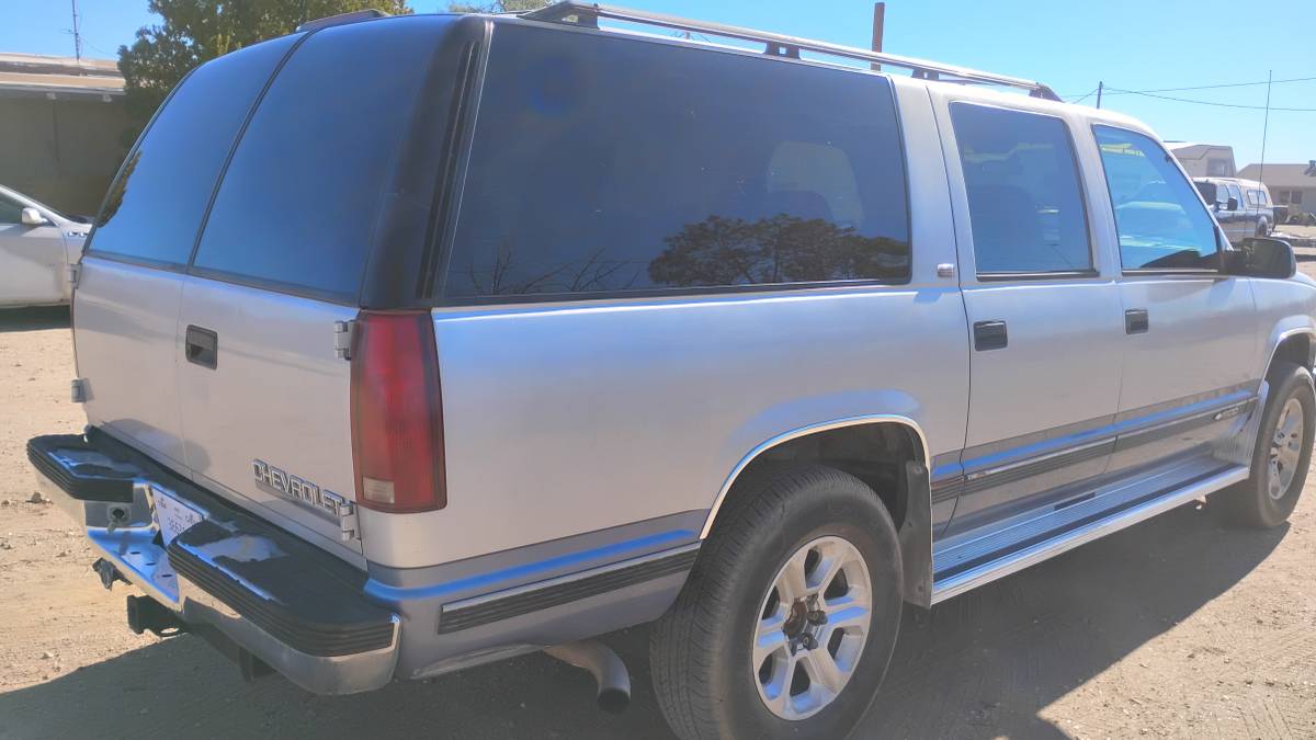 Chevrolet-suburban-4wd-1994-silver-10