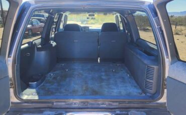 Chevrolet-suburban-4wd-1994-silver