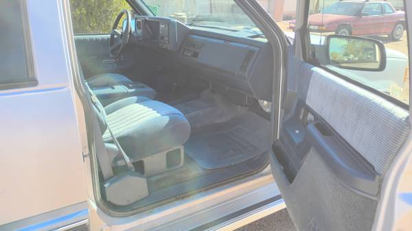 Chevrolet-suburban-4wd-1994-silver-2