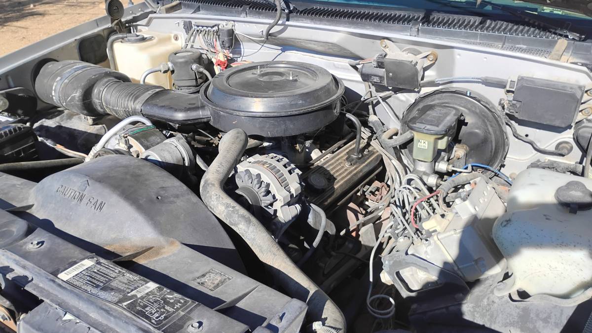 Chevrolet-suburban-4wd-1994-silver-3