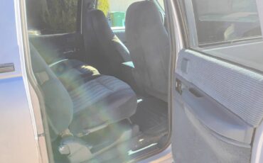 Chevrolet-suburban-4wd-1994-silver-3