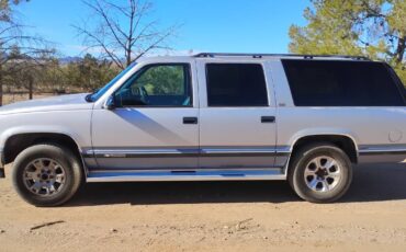 Chevrolet-suburban-4wd-1994-silver