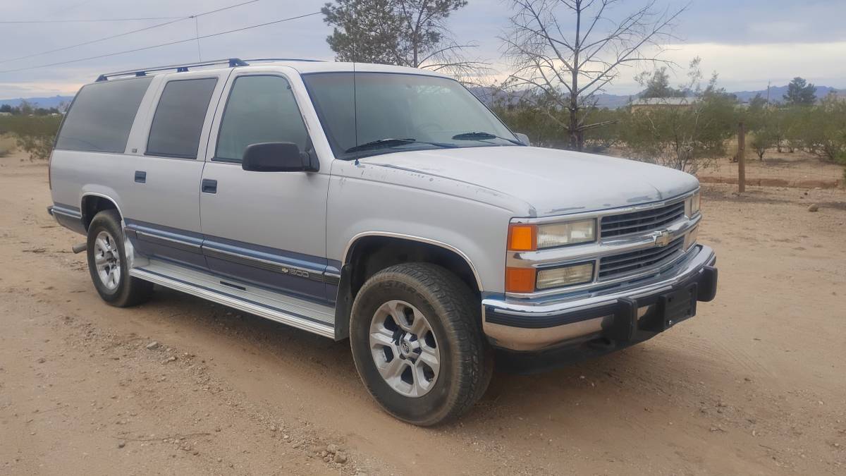 Chevrolet-suburban-4wd-1994-silver-4