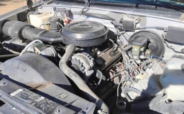 Chevrolet-suburban-4wd-1994-silver-7