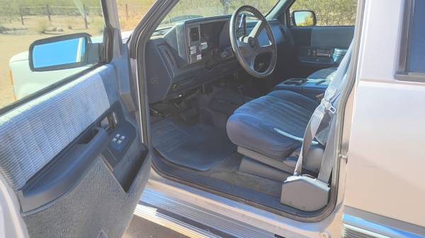 Chevrolet-suburban-4wd-1994-silver-9