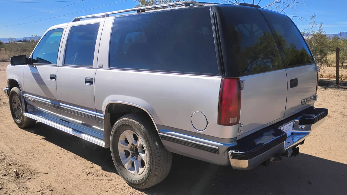 Chevrolet-suburban-4wd-1994-silver-9