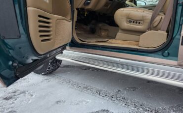 Chevrolet-suburban-ls-1995-green-13