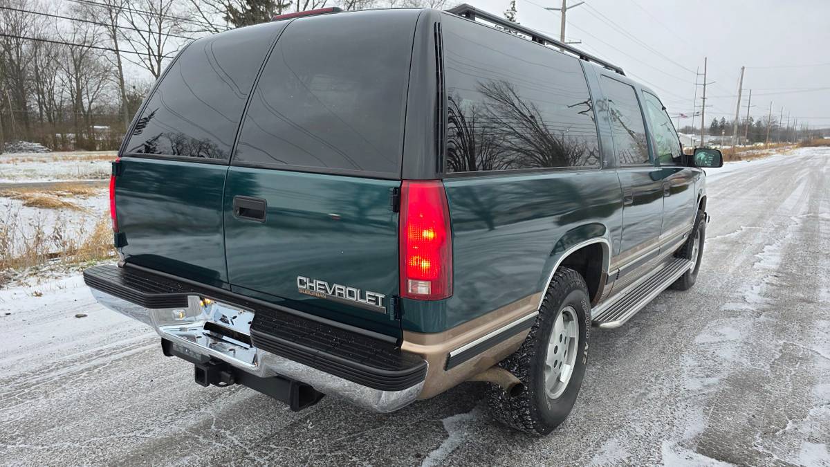Chevrolet-suburban-ls-1995-green-20