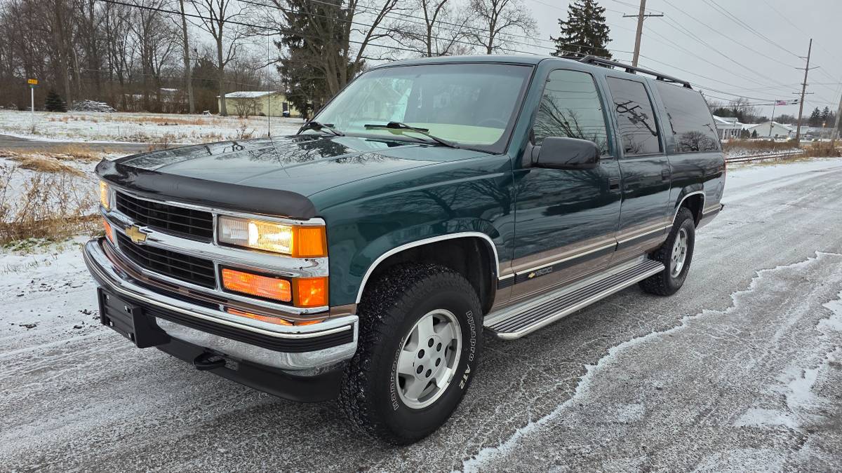 Chevrolet-suburban-ls-1995-green-7