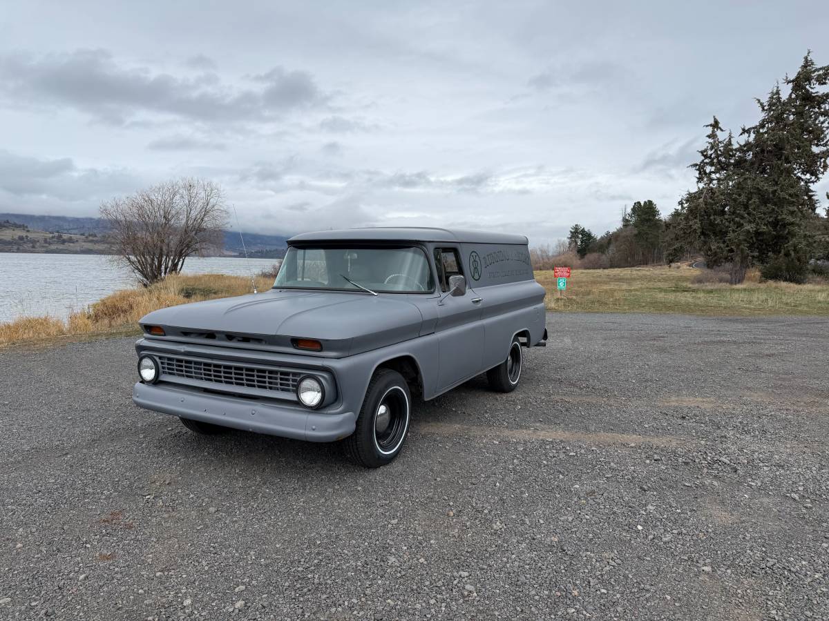 Chevrolet-suburban-panel-1963-grey-1