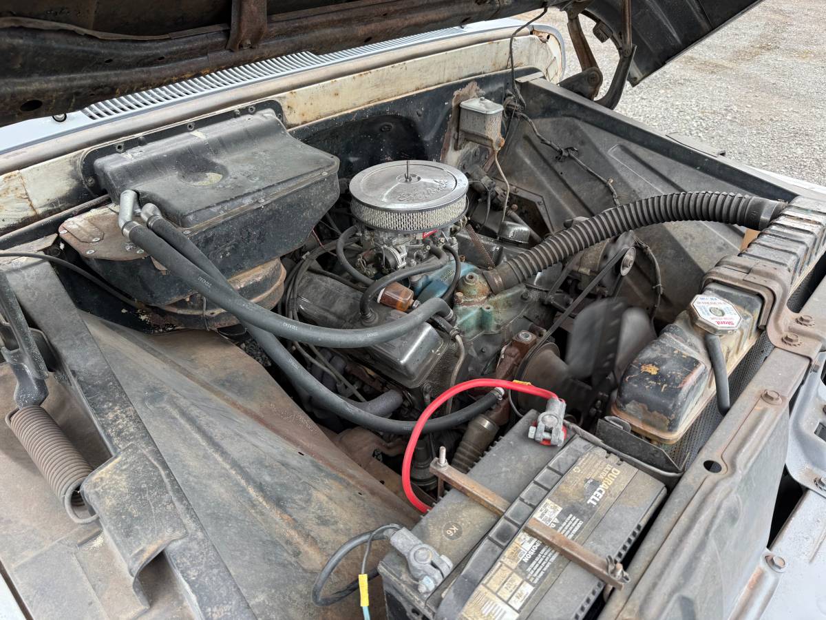 Chevrolet-suburban-panel-1963-grey-5