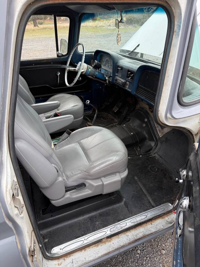 Chevrolet-suburban-panel-1963-grey-6