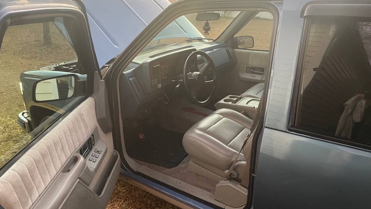 Chevrolet-suburban-silverado-1500-1994-blue-5