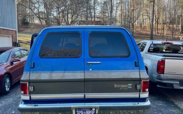 Chevrolet-suburban-v10-1988-blue-6