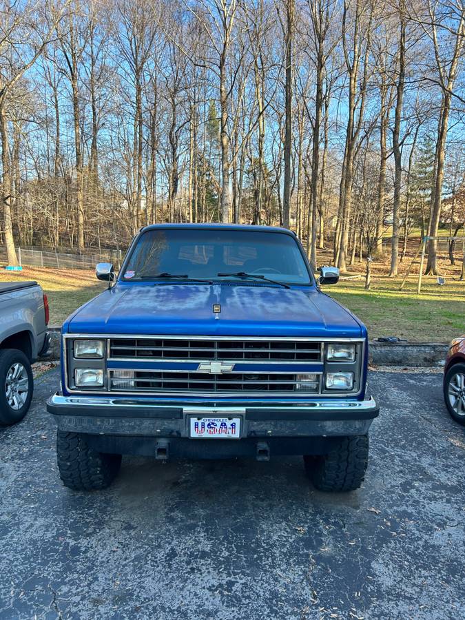Chevrolet-suburban-v10-1988-blue