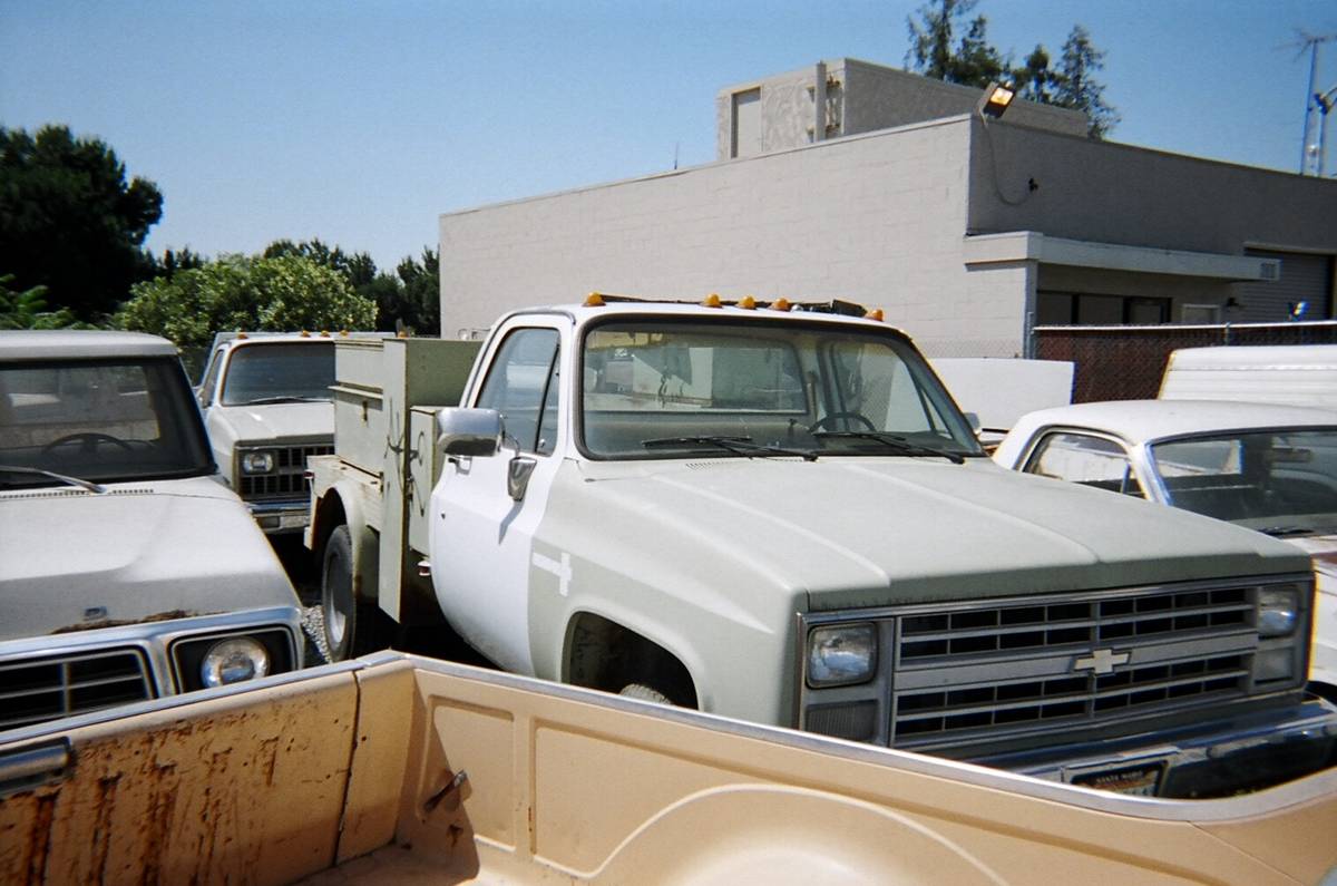 Chevrolet-trucks-1991-custom-10