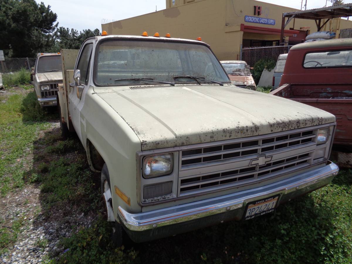 Chevrolet-trucks-1991-custom-11
