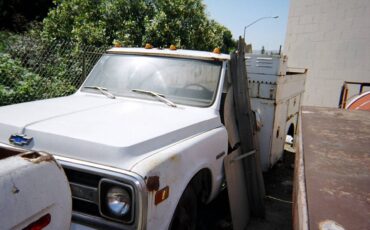 Chevrolet-trucks-1991-custom-2