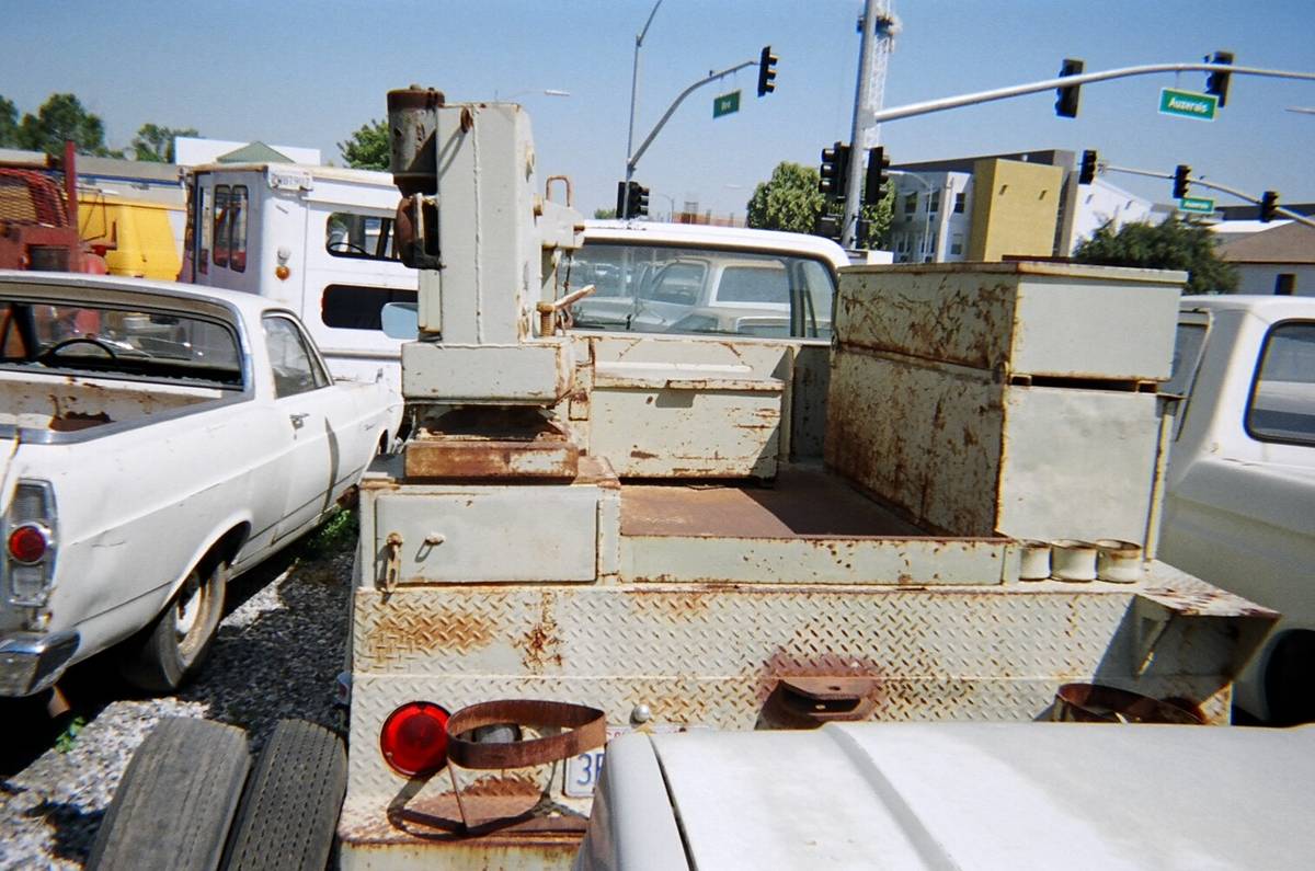Chevrolet-trucks-1991-custom-8