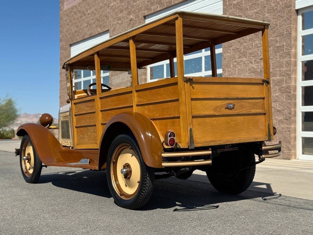 Chevrolet-woody-wagon-1928-custom-12