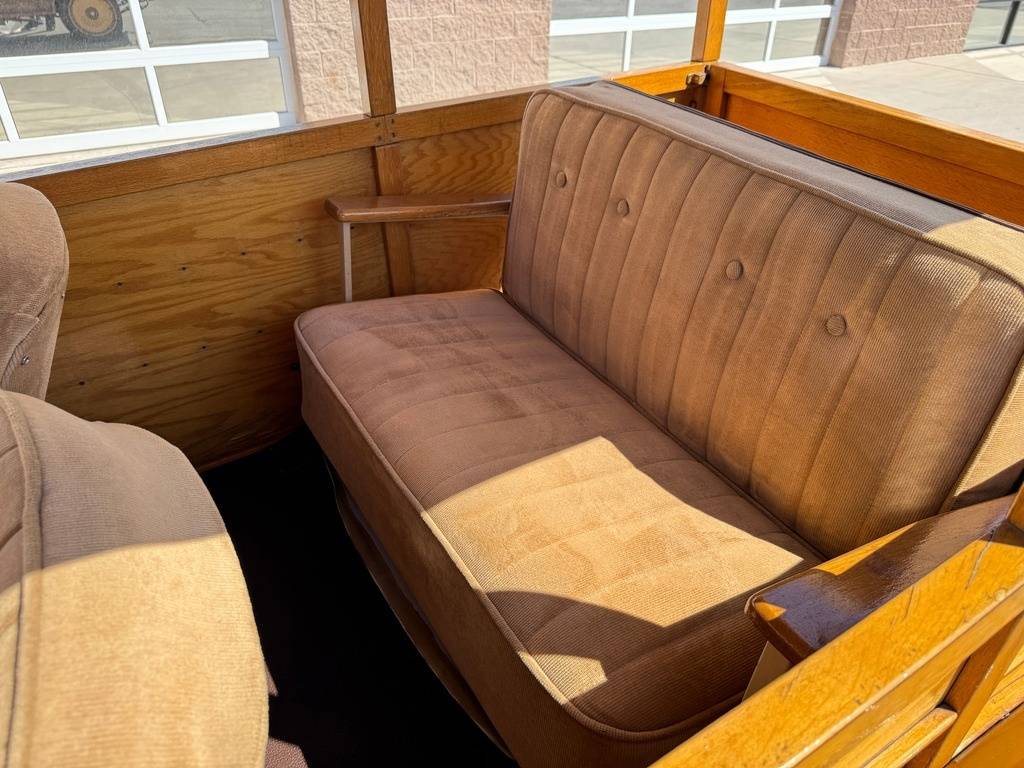 Chevrolet-woody-wagon-1928-custom-141