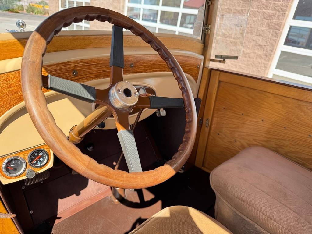 Chevrolet-woody-wagon-1928-custom-218