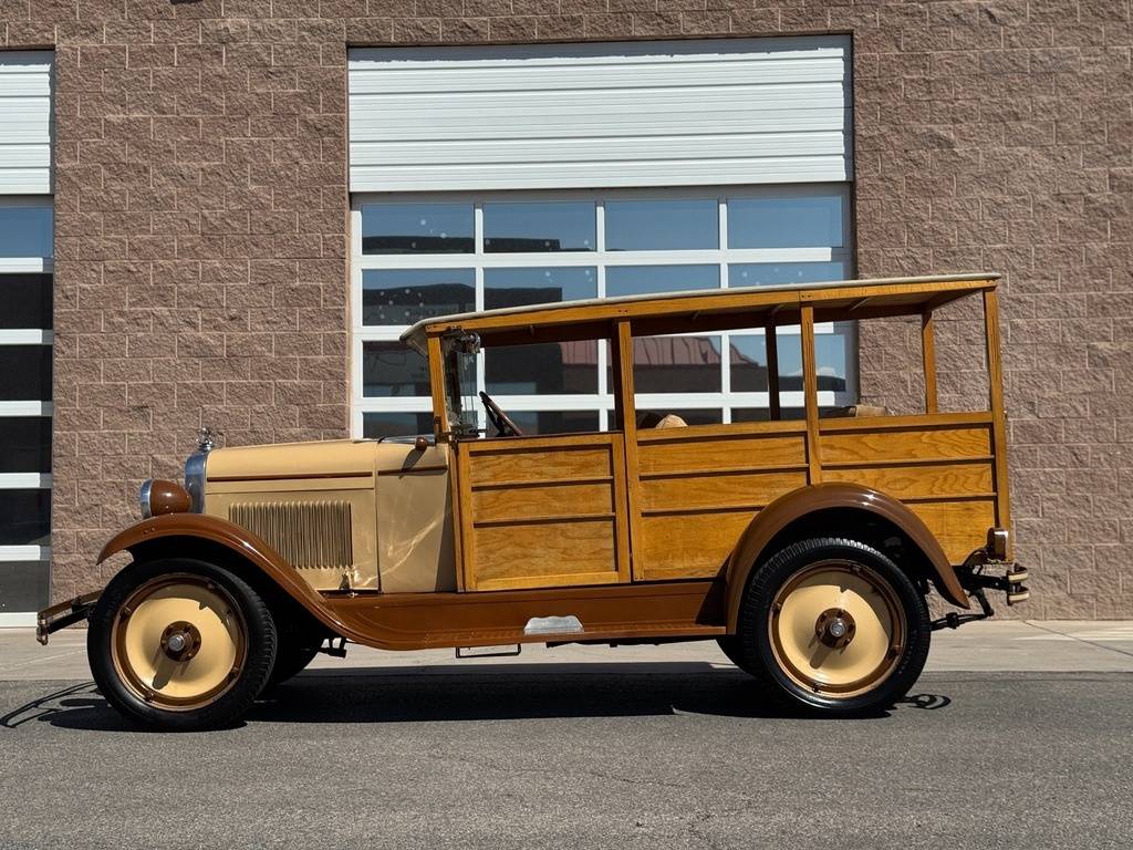 Chevrolet-woody-wagon-1928-custom-33