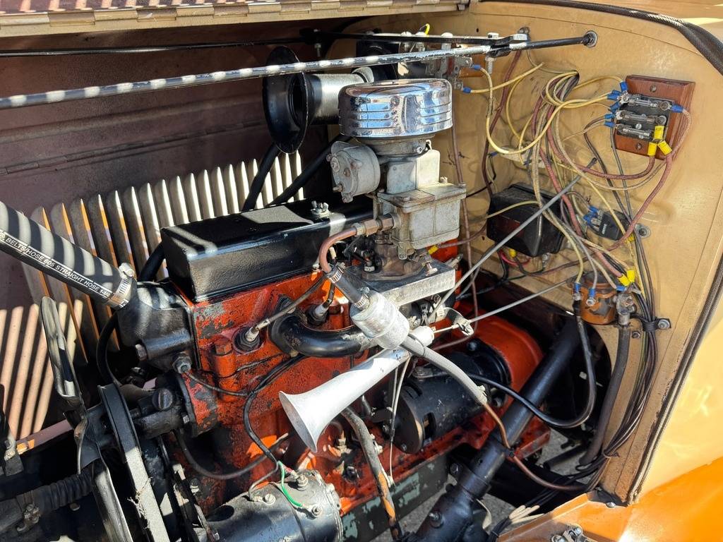 Chevrolet-woody-wagon-1928-custom-38