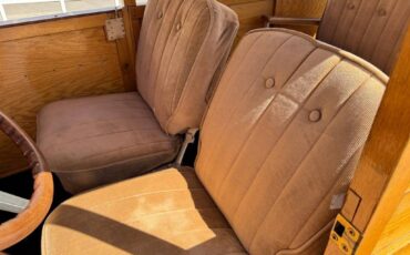 Chevrolet-woody-wagon-1928-custom-95