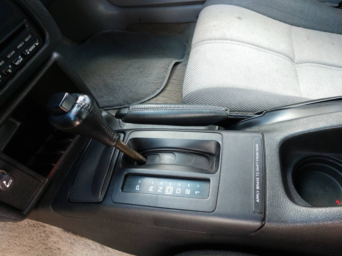 Chevrolet-z28-camaro-1995-red-10