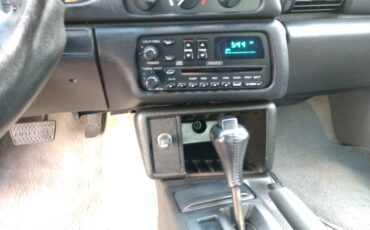 Chevrolet-z28-camaro-1995-red-29