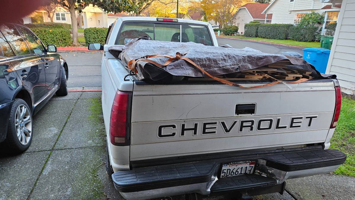 Chevy-1500-1995-white-4