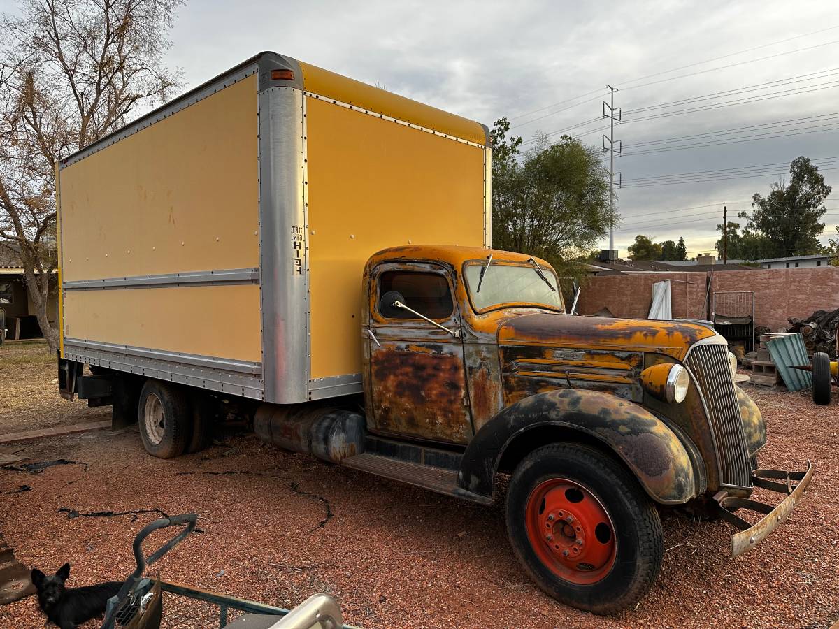 Chevy-2-ton-box-truck-1937-black-15