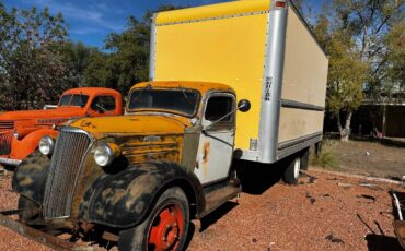 Chevy-2-ton-box-truck-1937-black-16