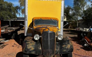 Chevy-2-ton-box-truck-1937-black-19