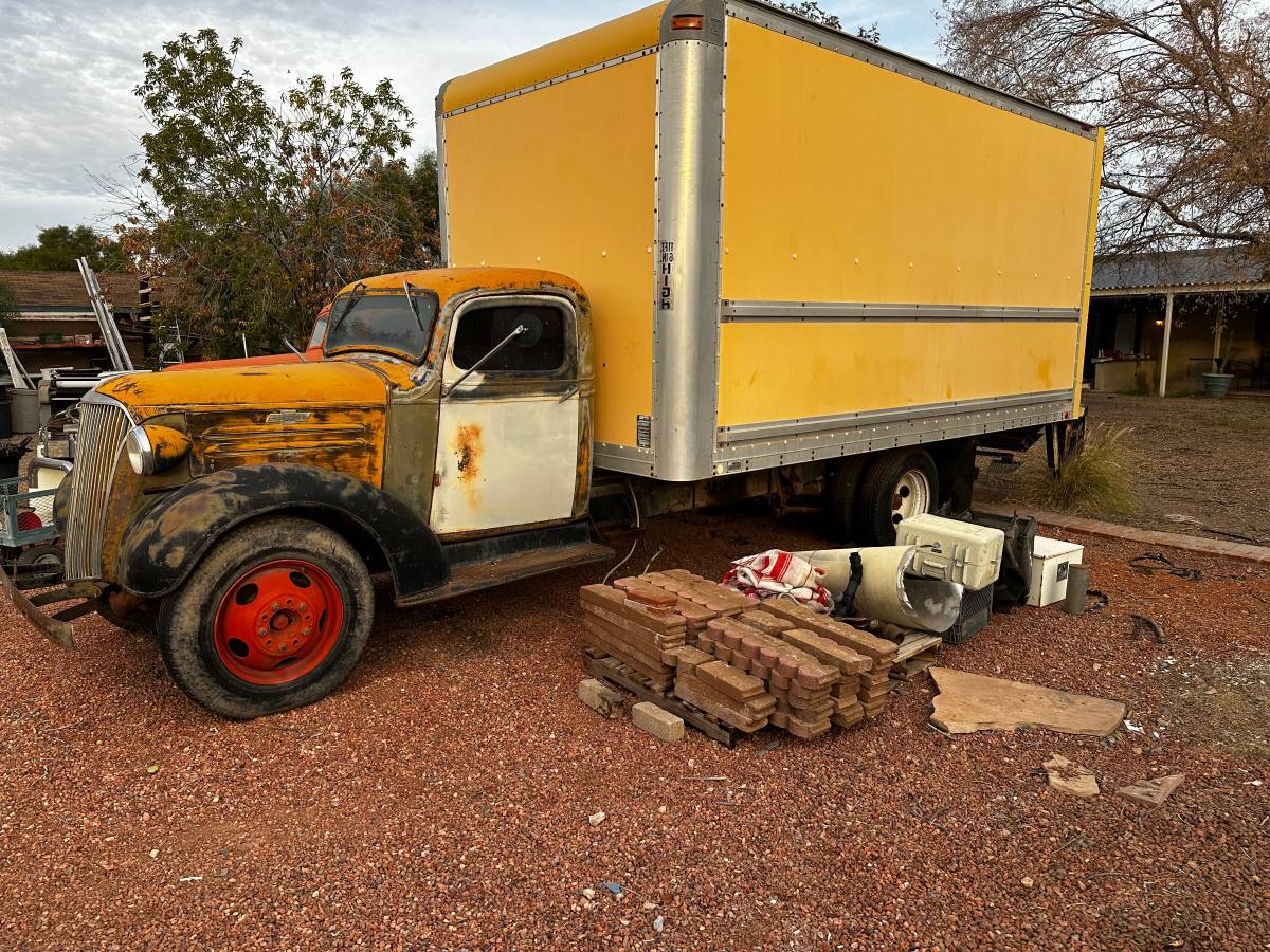 Chevy-2-ton-box-truck-1937-black-29