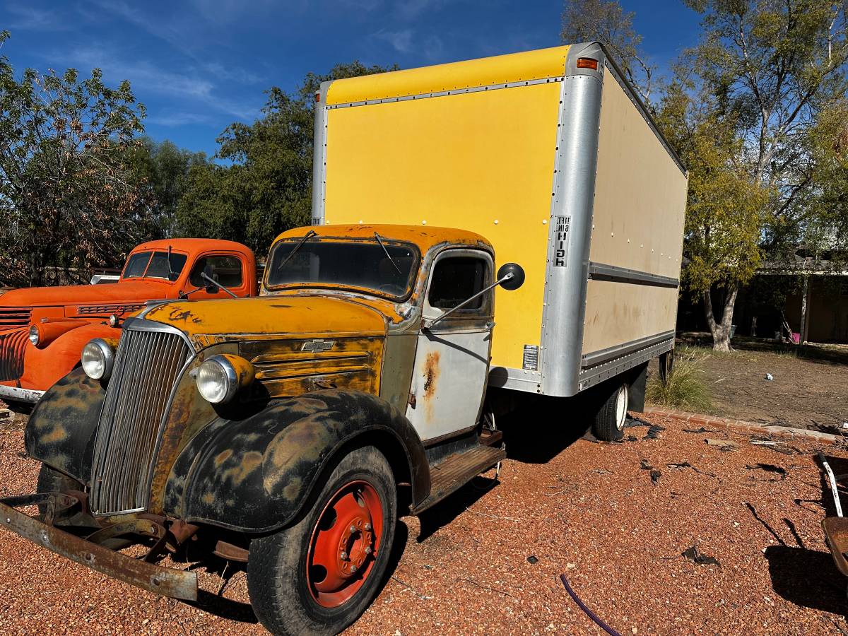 Chevy-2-ton-box-truck-1937-black-47