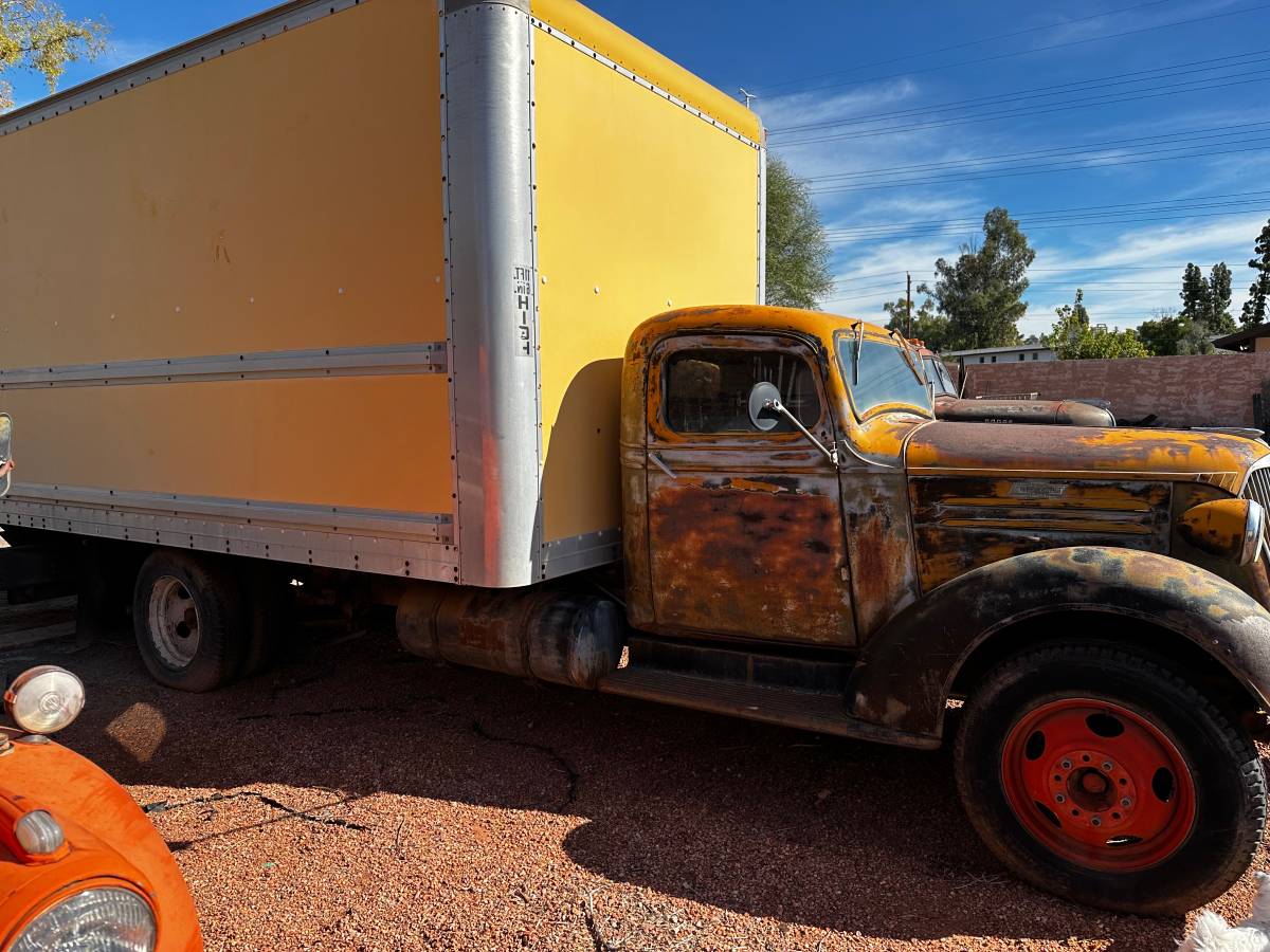 Chevy-2-ton-box-truck-1937-black-5