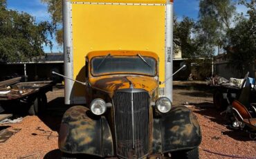 Chevy-2-ton-box-truck-1937-black-53