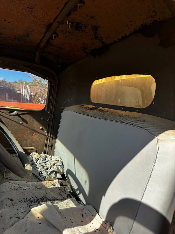 Chevy-2-ton-box-truck-1937-black-59